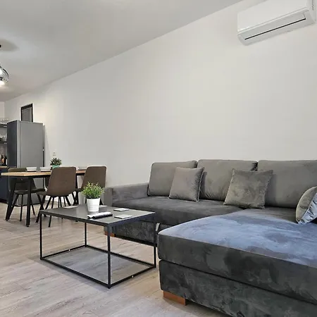 Cozy Seaside In Apartment Sarande